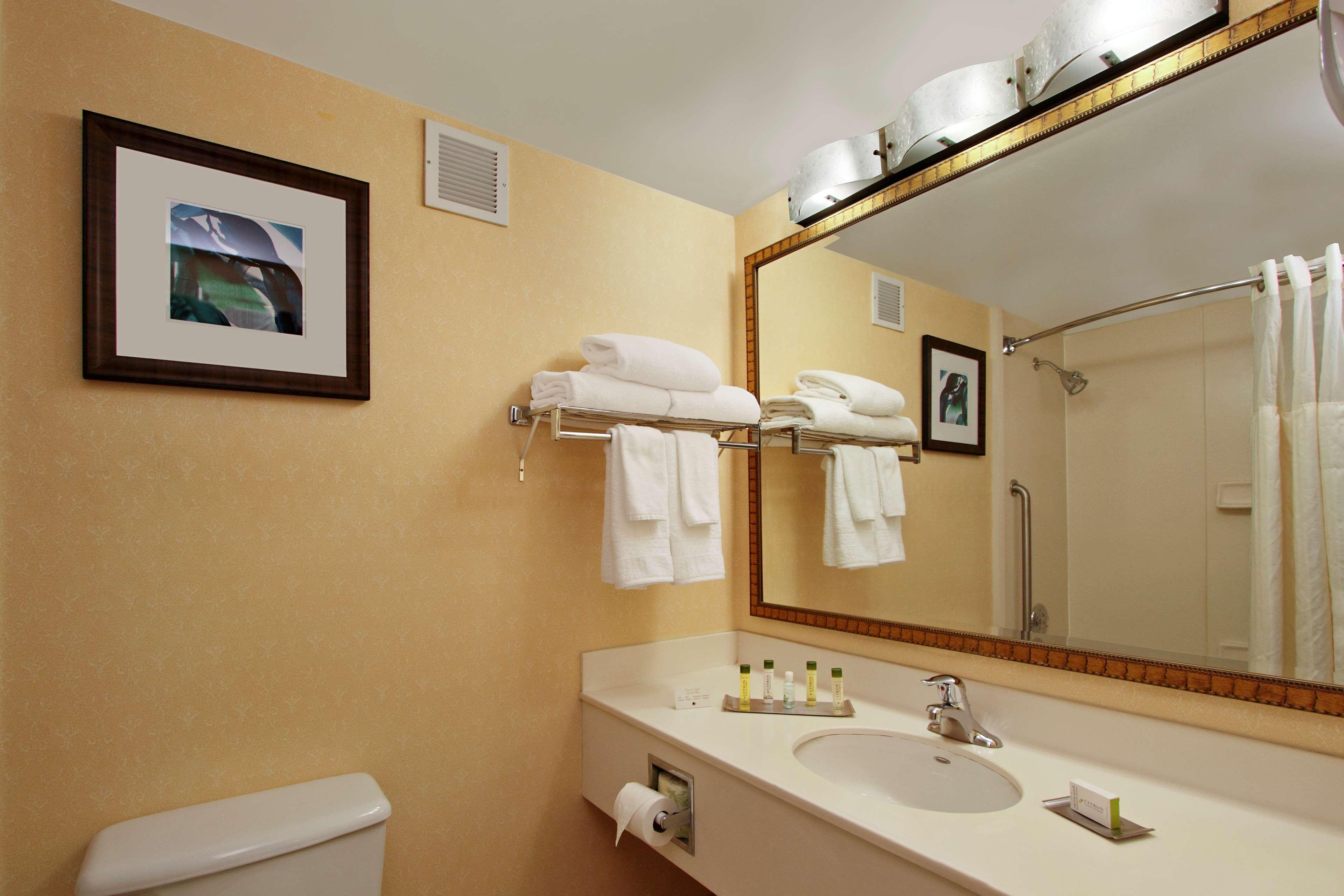 Doubletree By Hilton Mahwah Hotel Eksteriør billede