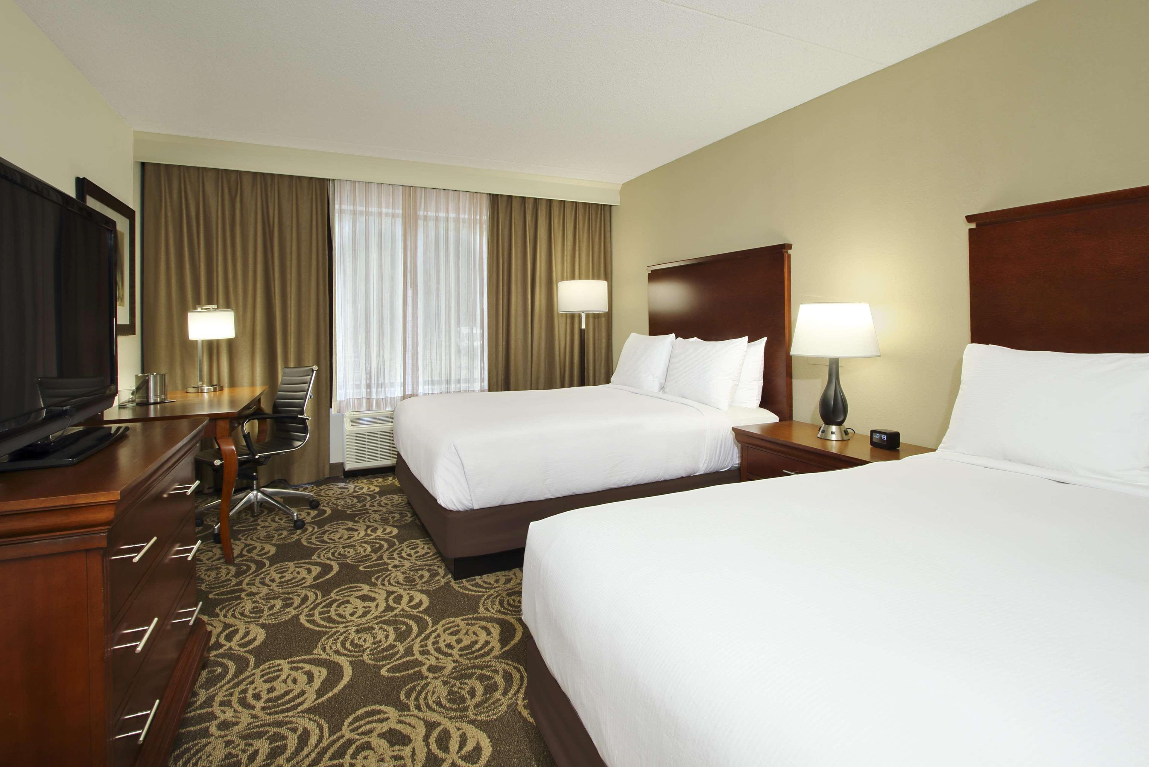 Doubletree By Hilton Mahwah Hotel Eksteriør billede