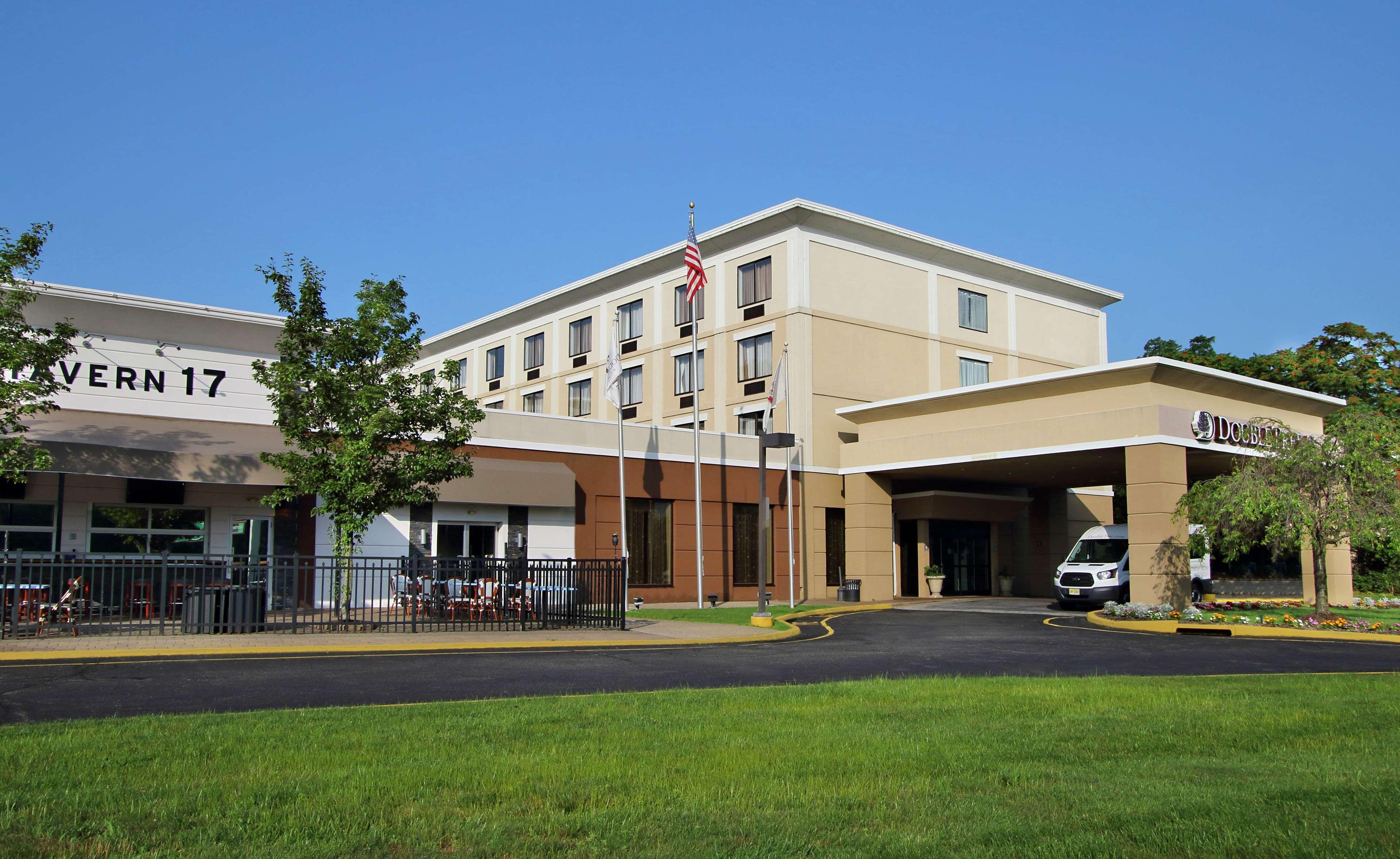 Doubletree By Hilton Mahwah Hotel Eksteriør billede