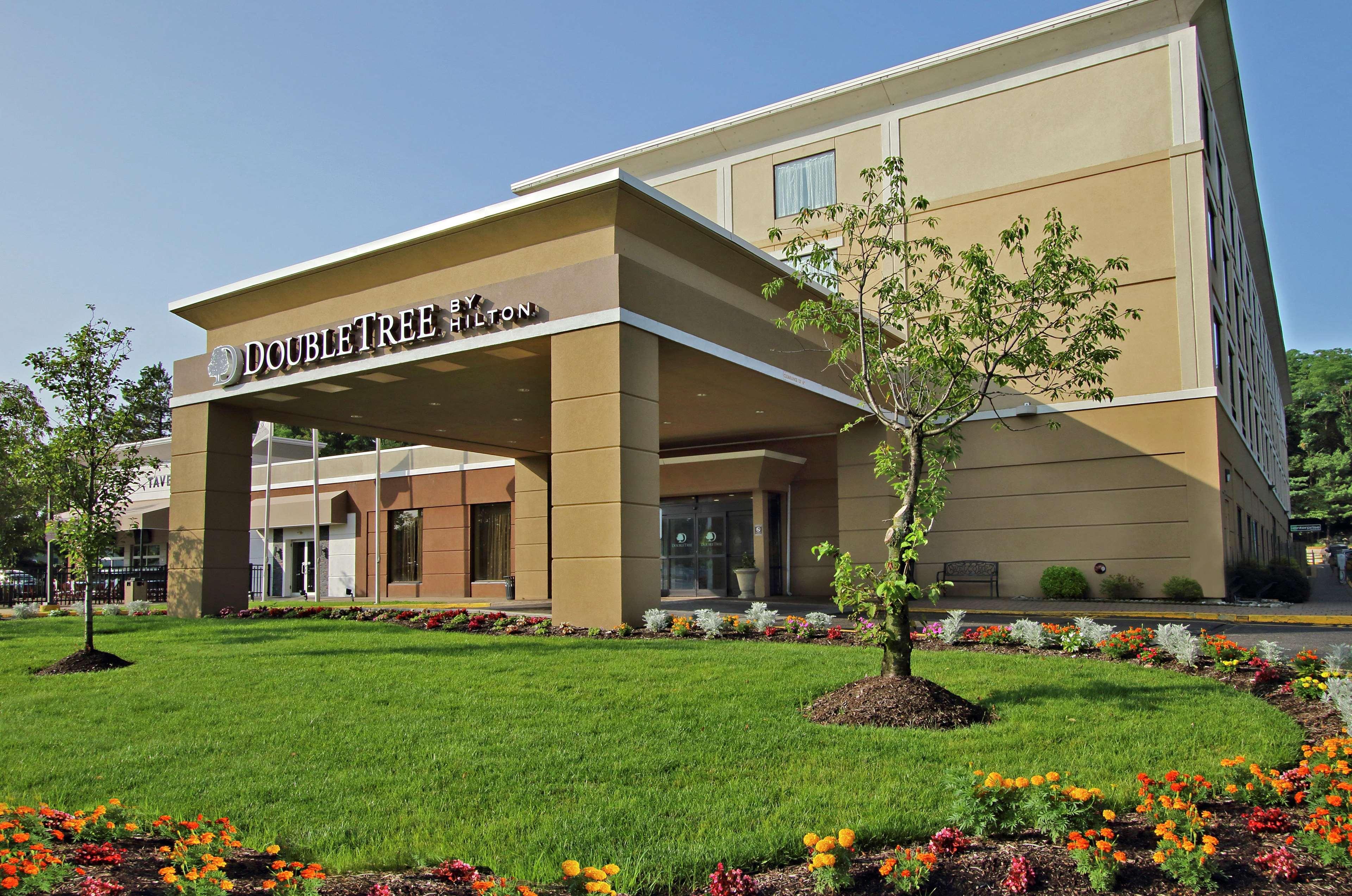 Doubletree By Hilton Mahwah Hotel Eksteriør billede