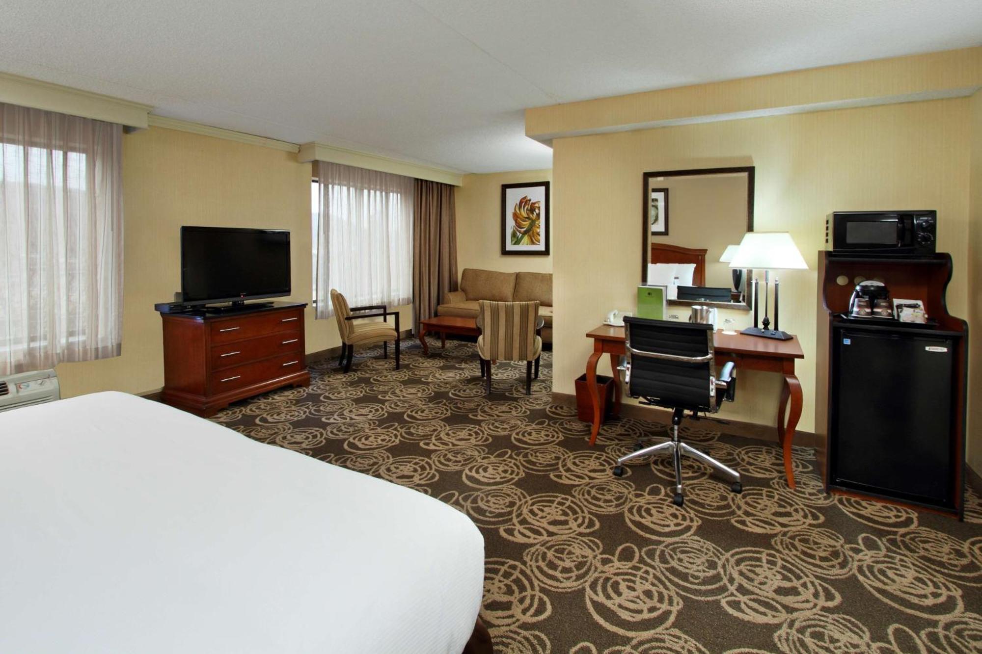 Doubletree By Hilton Mahwah Hotel Eksteriør billede