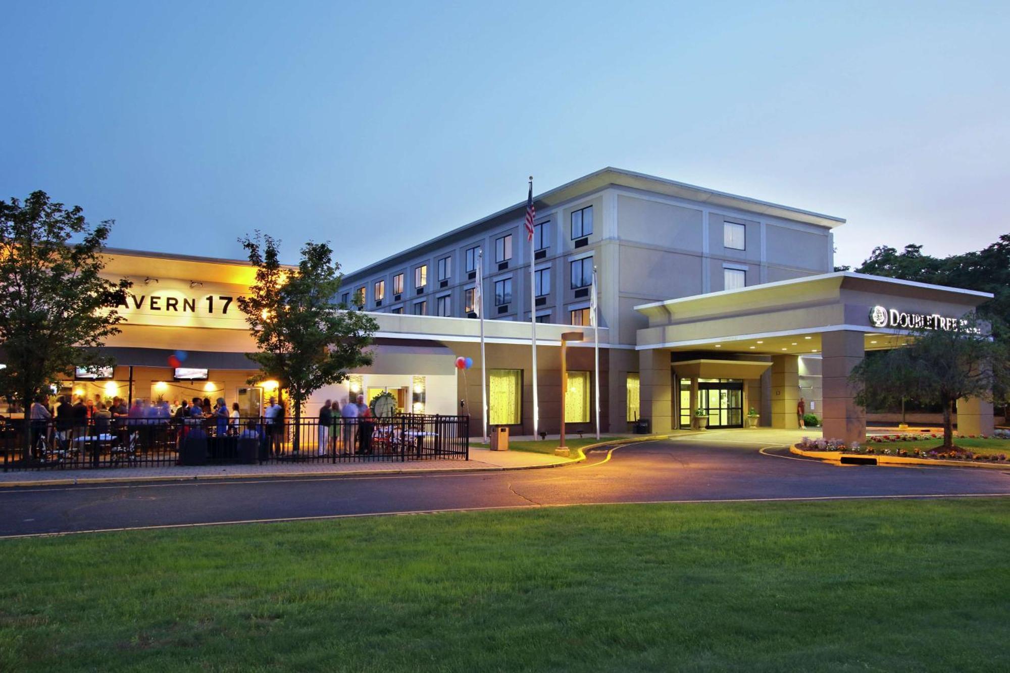 Doubletree By Hilton Mahwah Hotel Eksteriør billede