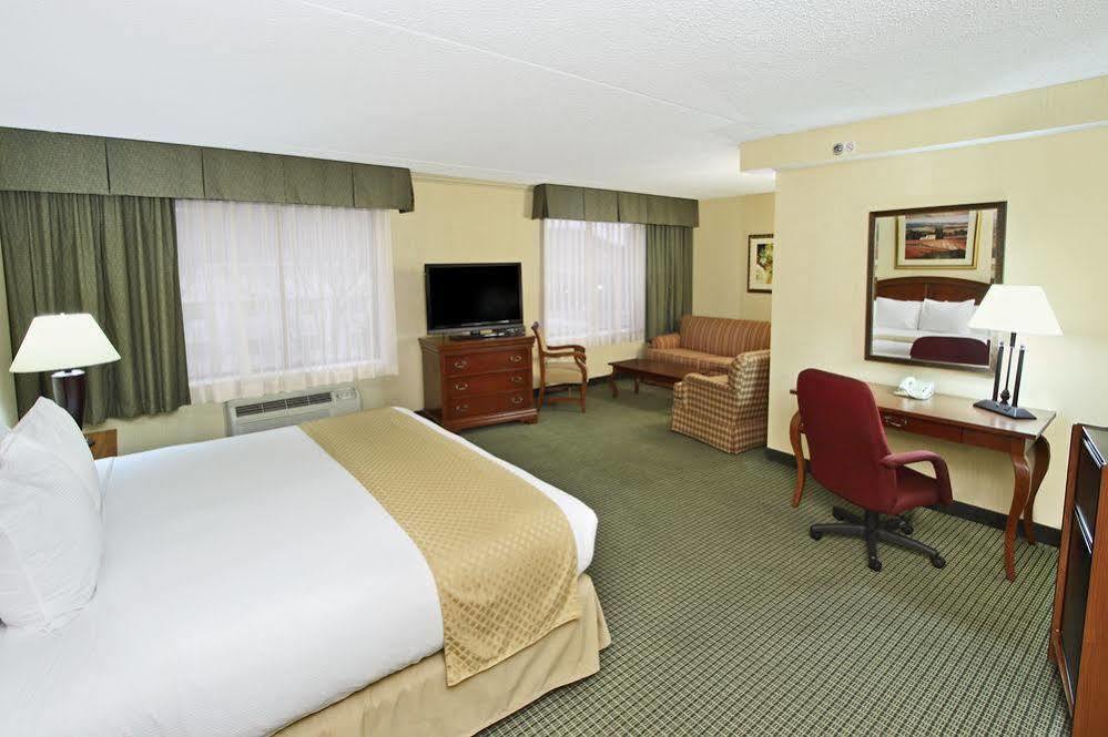 Doubletree By Hilton Mahwah Hotel Eksteriør billede