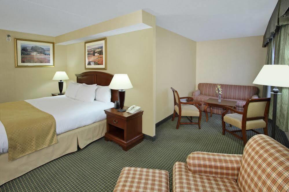 Doubletree By Hilton Mahwah Hotel Eksteriør billede