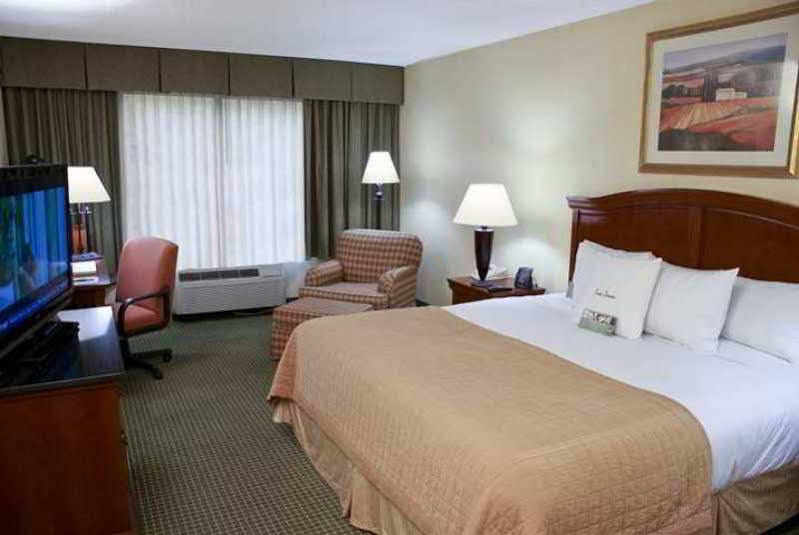 Doubletree By Hilton Mahwah Hotel Eksteriør billede